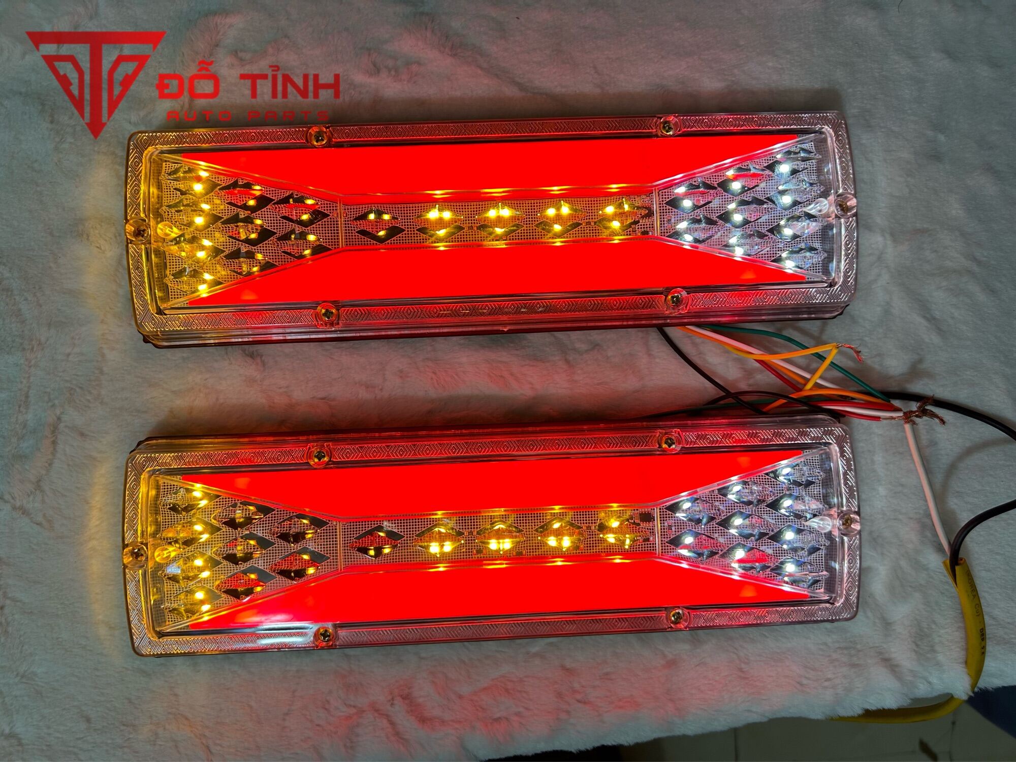  Đôi đèn hậu xe tải xe ba gác. Đèn lái sau xe nháy audi điện 12v 