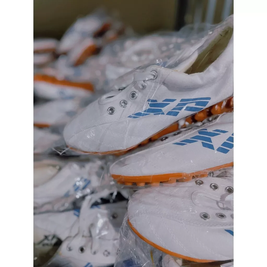 Spiked Shoes, Soccer Cleats, Canvas Shoes with Spiked Soles