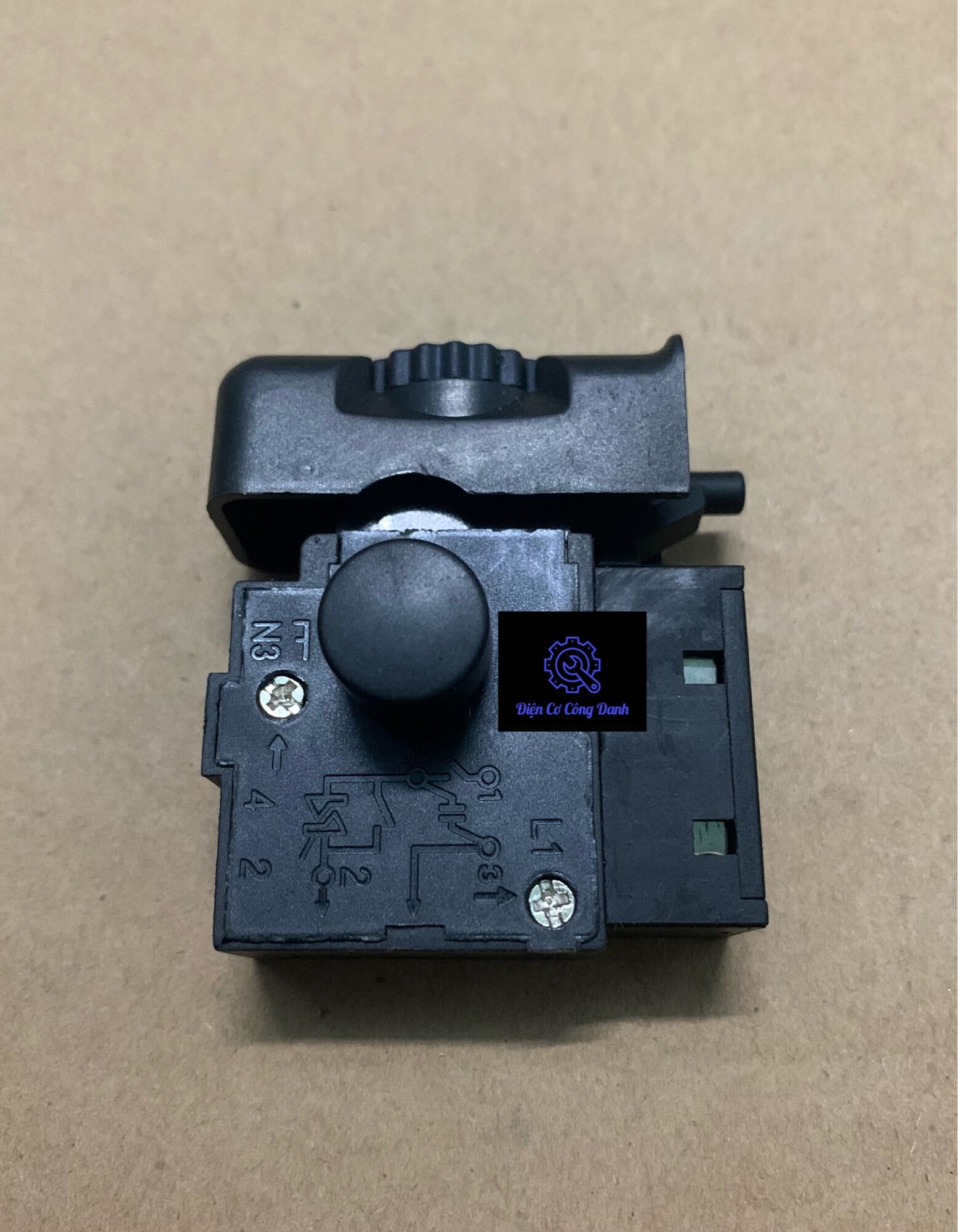 Công tắc máy khoan điện cầm tay crown 10066/ 10068
