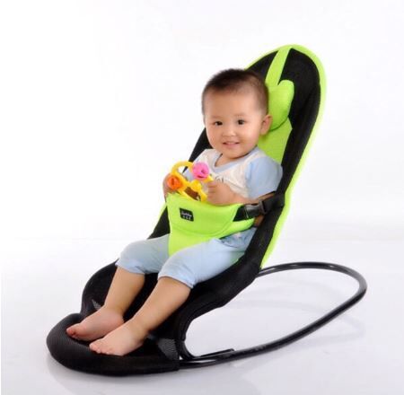 Ghế rung cho bé có đồ chơi