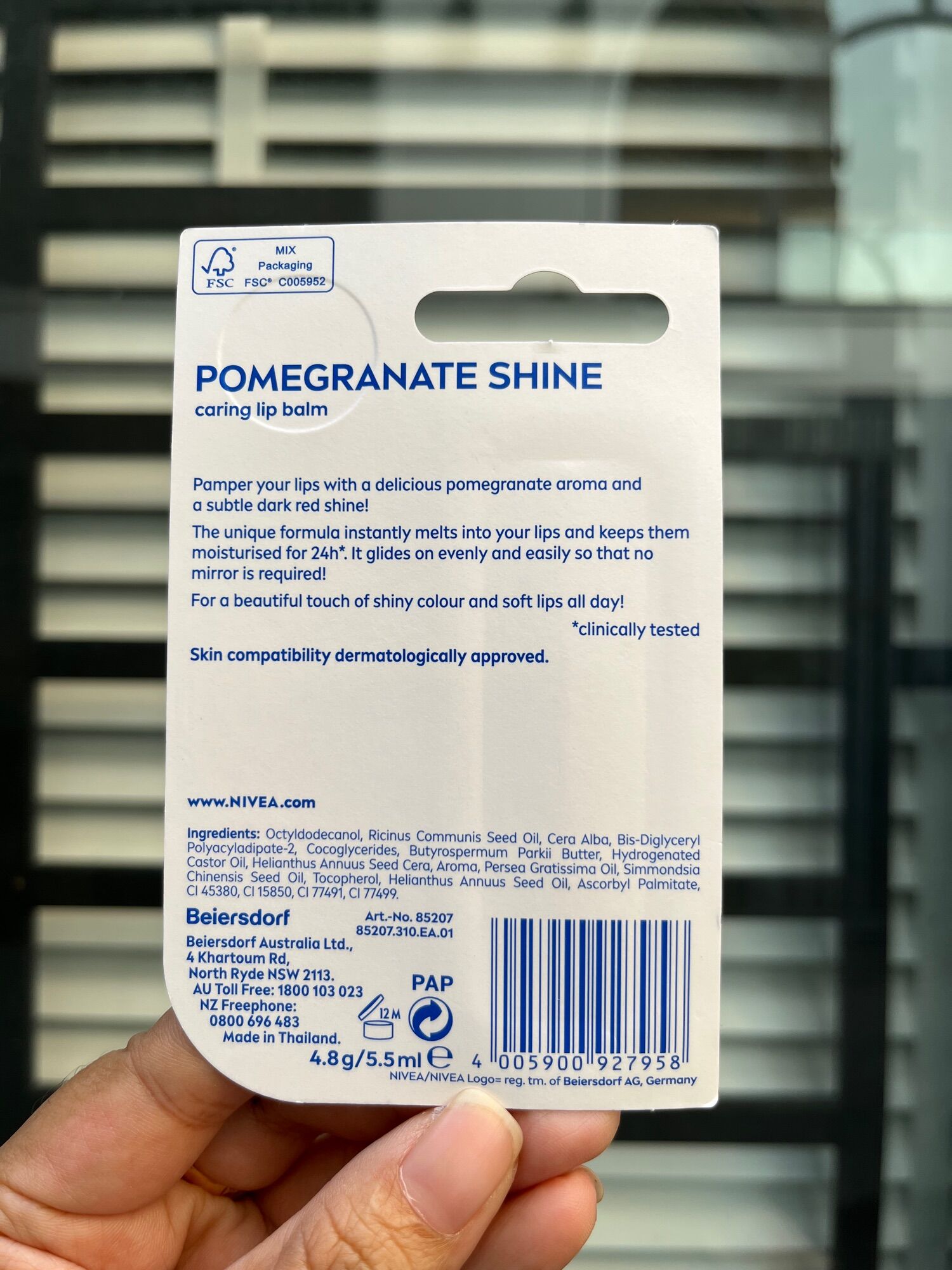 [Bill Úc] Son dưỡng Nivea Lip Shine Lip Balm 4.8g. Lựu