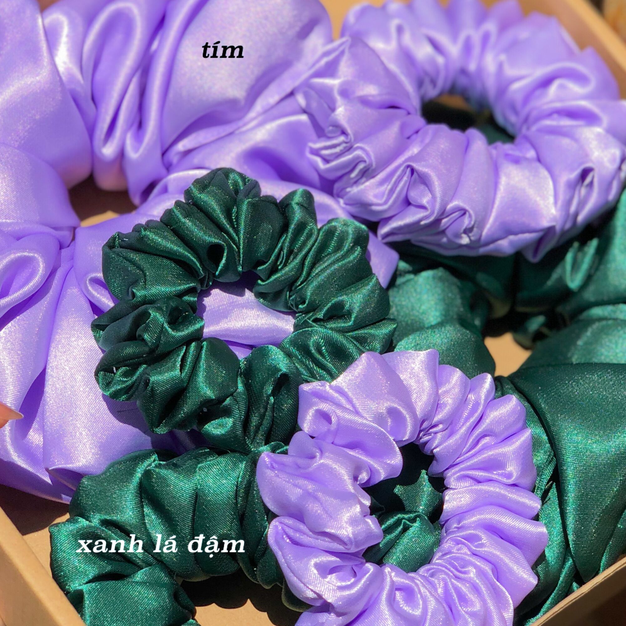 Buộc Tóc Scrunchies Lụa Mịn Bigsize Siêu To {Bảng Màu Lụa Bigsize}