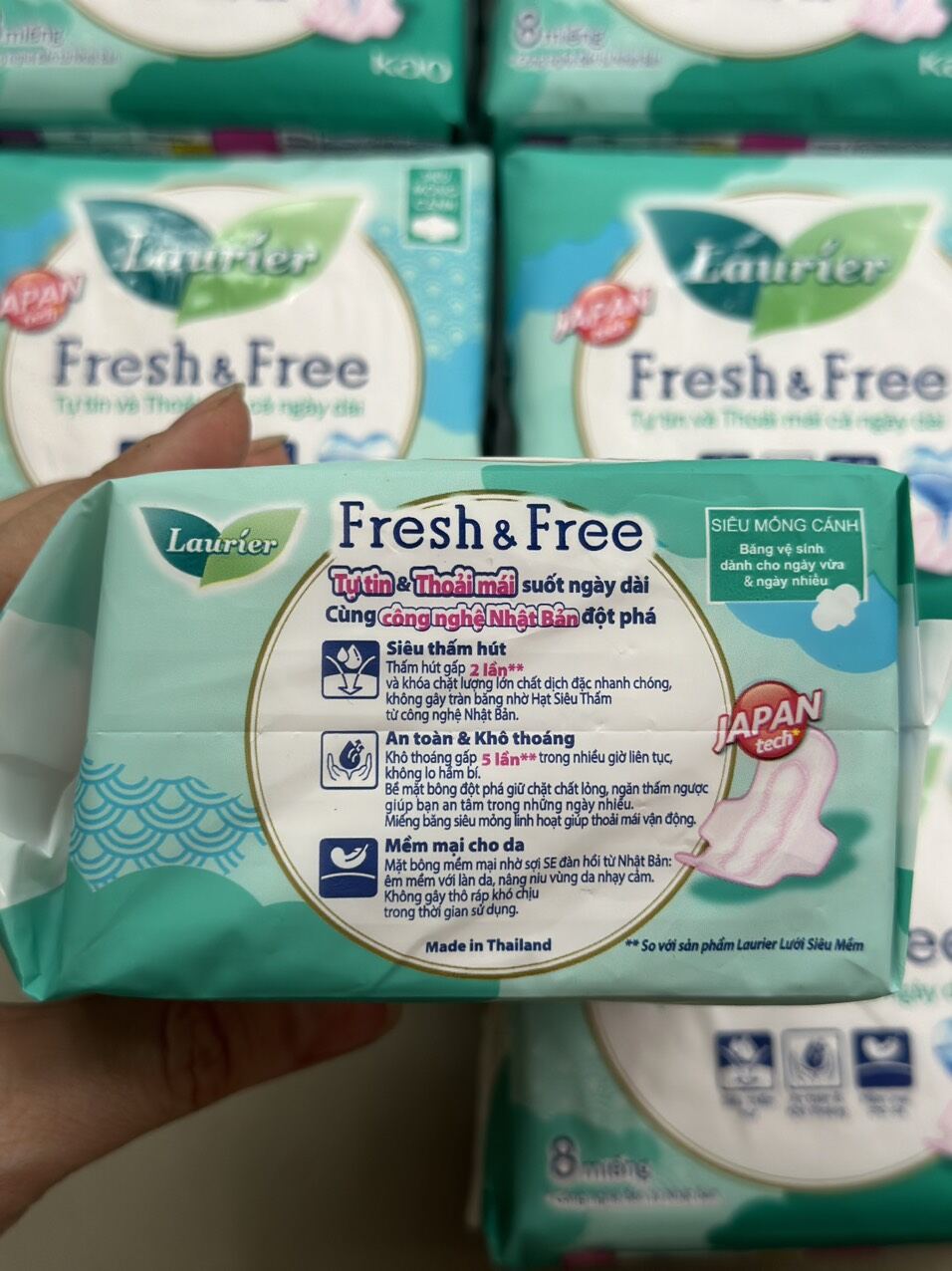 Laurier Ultra Thin Sanitary Pads 8 Pieces [Combo of 4 Packs]