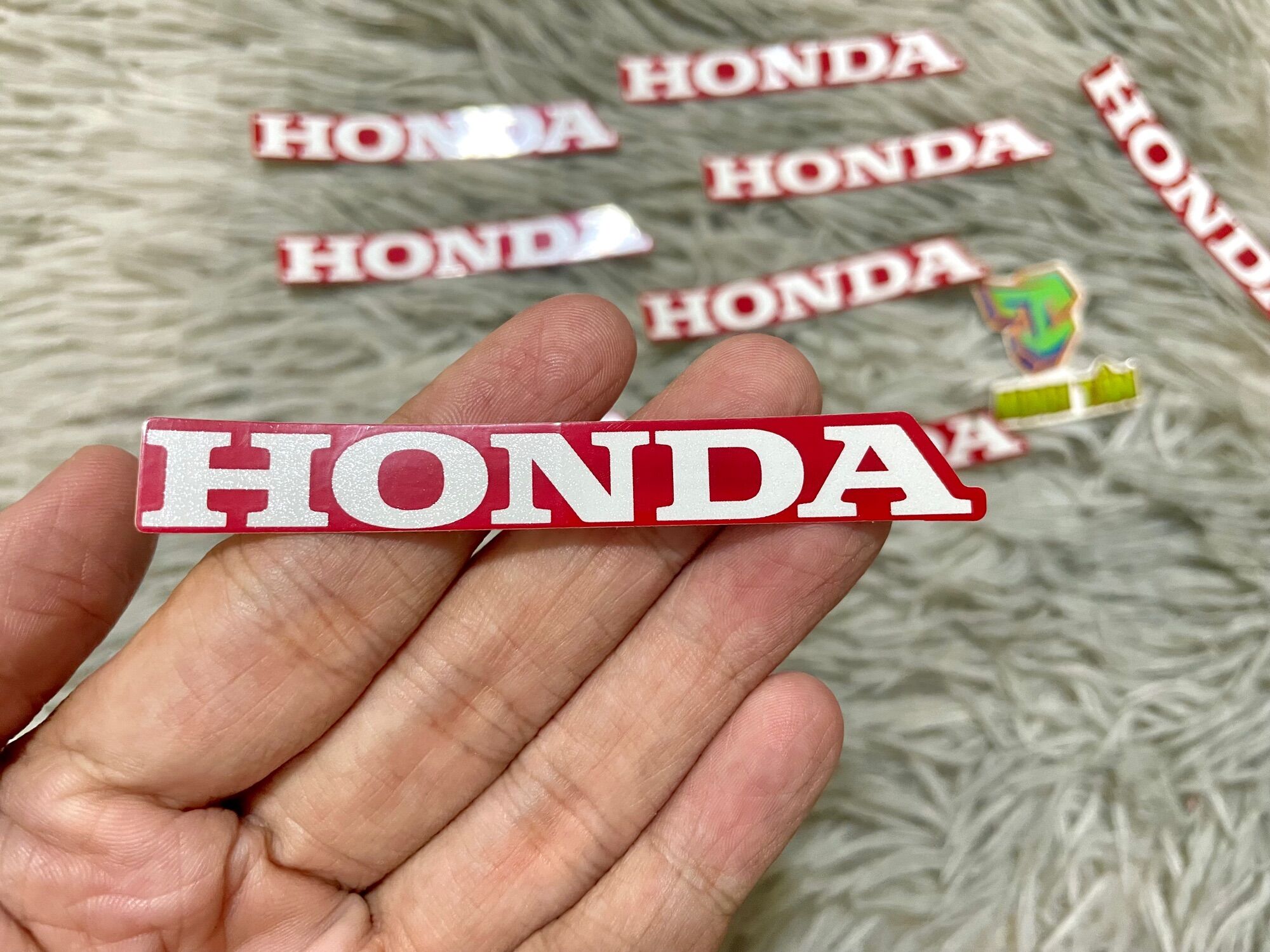Tem honda zin trần nền đỏ chữ bạc cho Wave125i