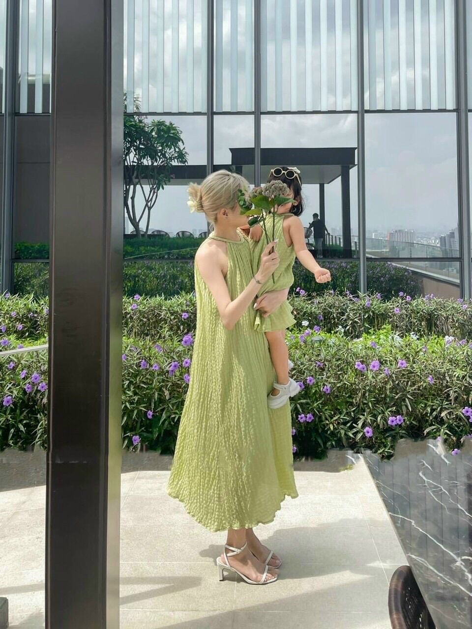 MAXI CỔ YẾM ĐAN DÂY 2 MÀU