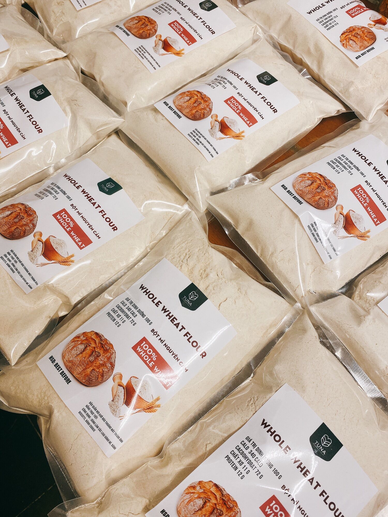 Bột mì nguyên cám không tẩy by tuna 1kg