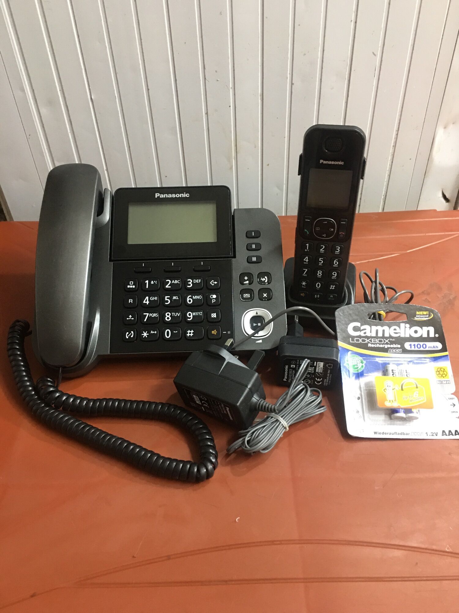 Điện Thoại Panasonic KX-TGF310CX