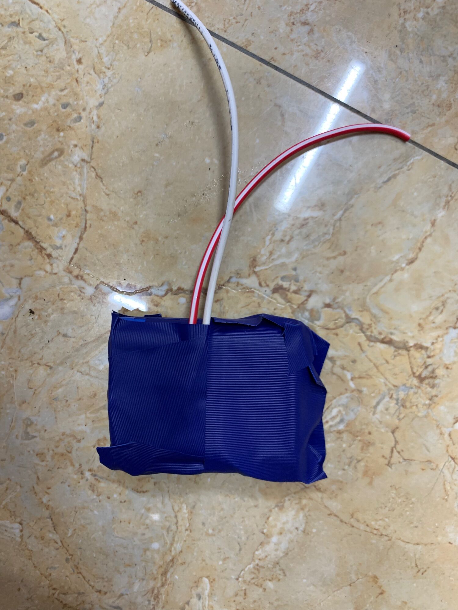 PIN NẠP ĐIỆN THAY THẾ CHO CÂN ĐIỆN TỬ LOẠI 4V 4MAH