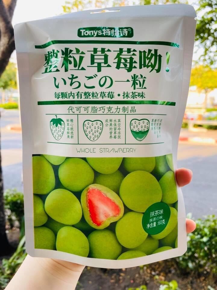 Kẹo socola bọc dâu sấy