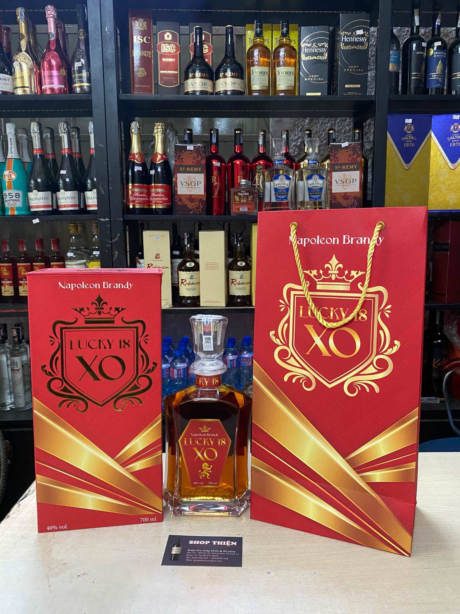 Rươu LUCKY 18 XO Napoleon Brandy 40% 700ml-Có Vảy Vàng