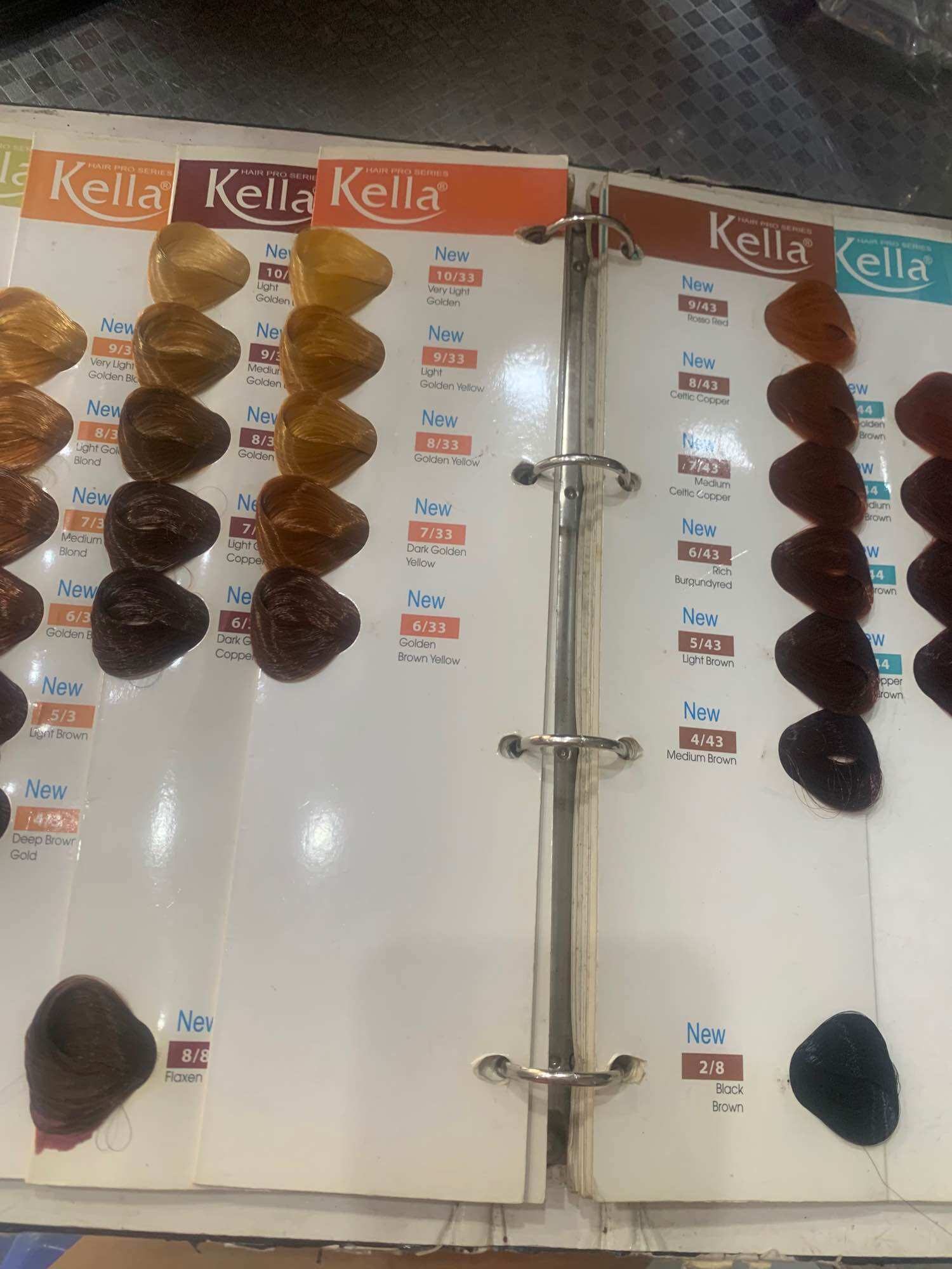 Nhuộm KELLA (nhắn tin cho shop chọn màu) CHƯA CÓ OXI