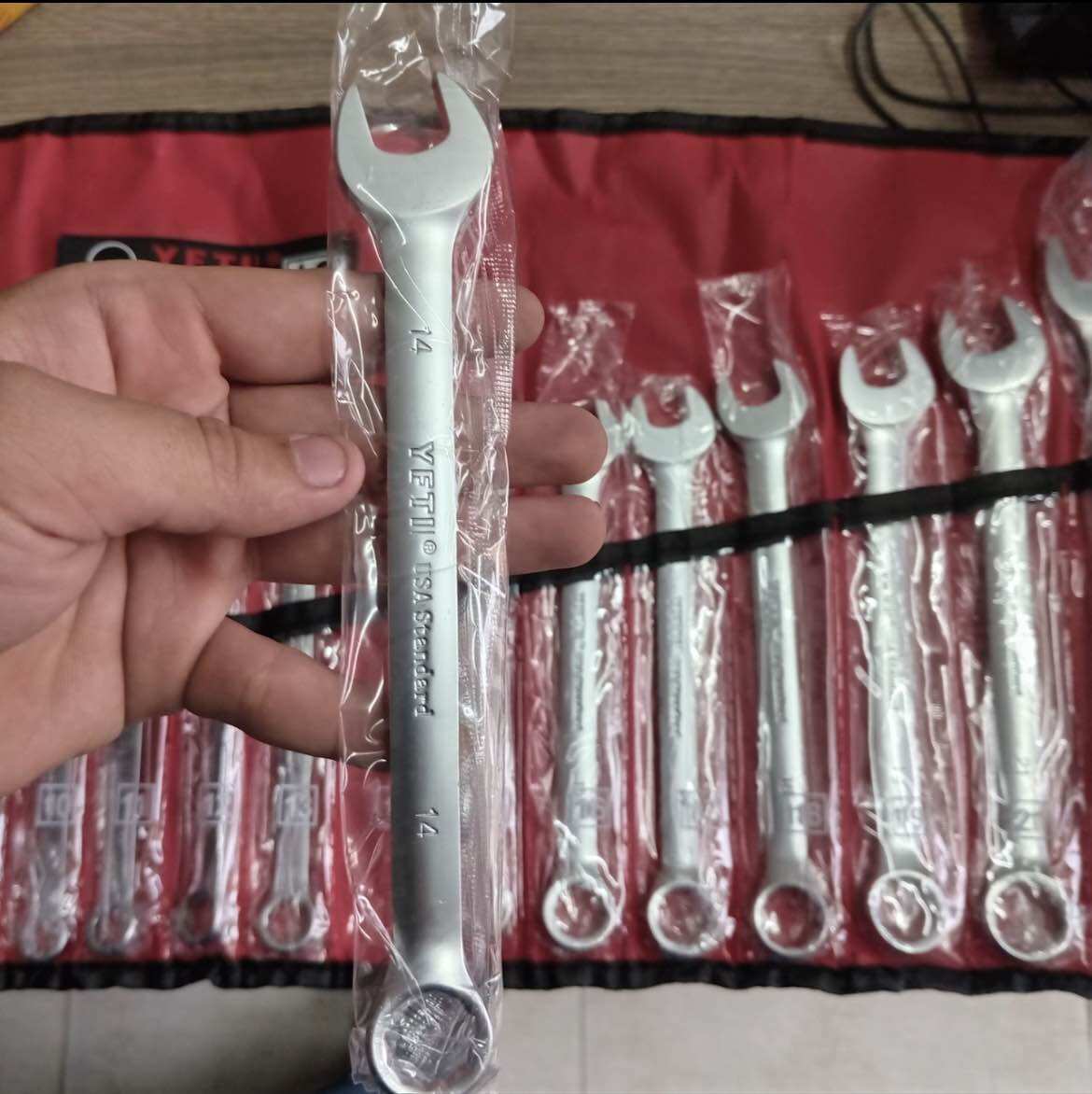 Bộ cờ lê vòng miệng 14 món Yeti (8-24mm)