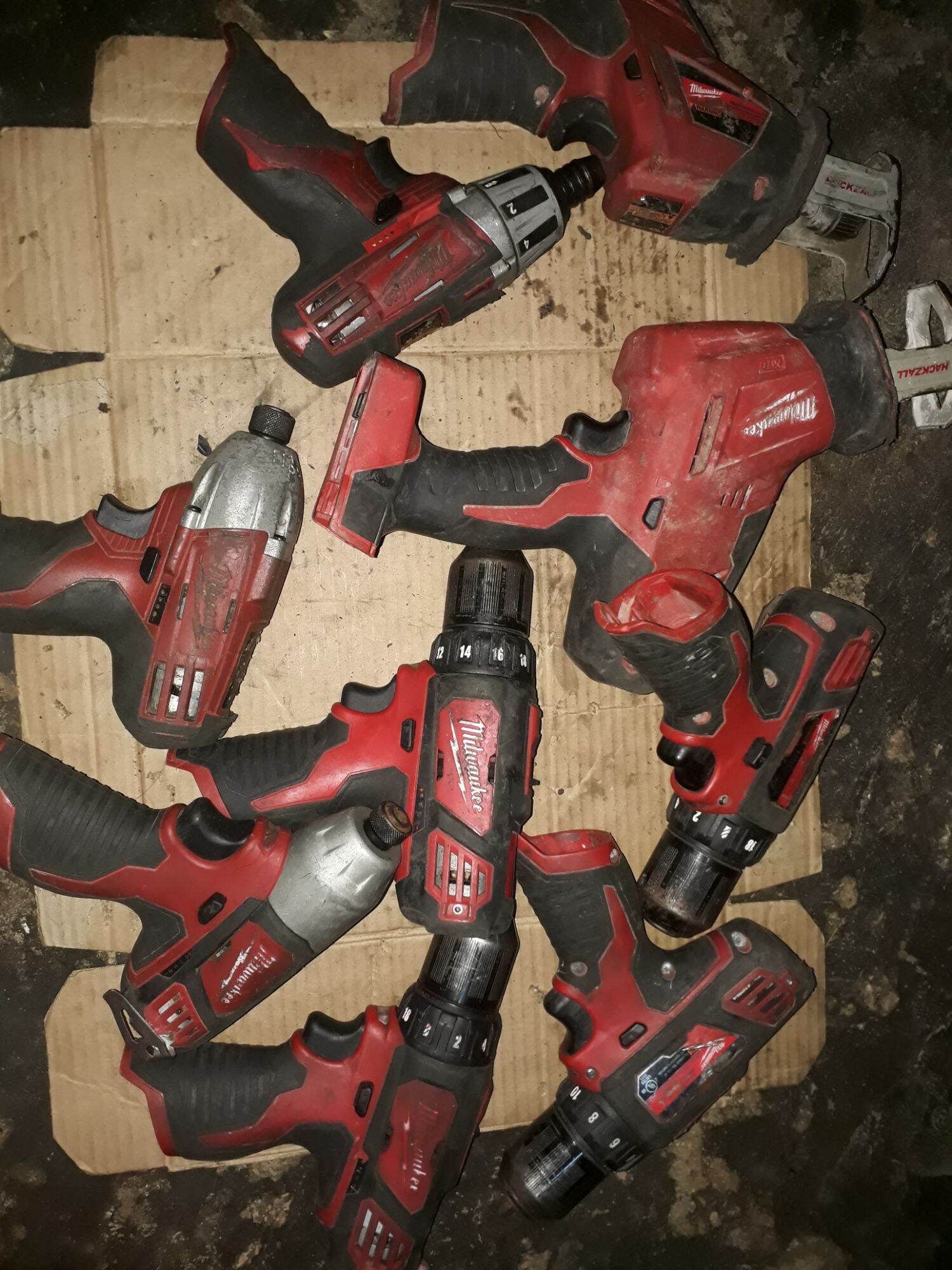 xac bulong góc Milwaukee M12