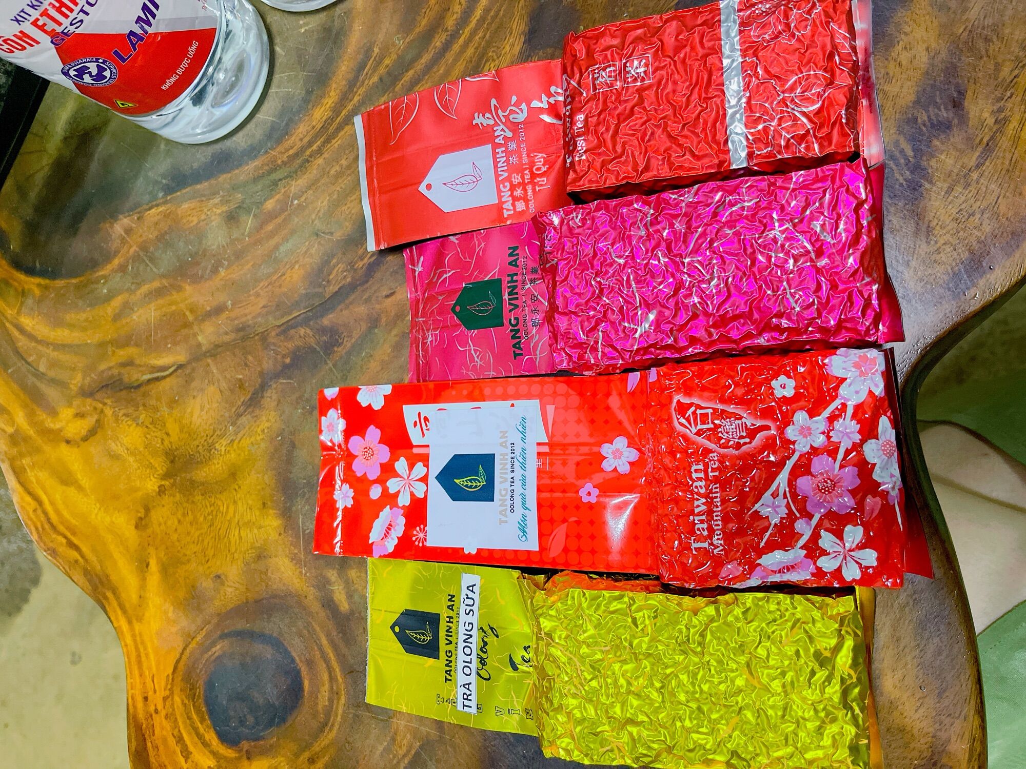 Combo 4 loại trà cao cấp Vĩnh An 800gr( quế hoa, olong sữa, tứ quý 1, Vĩnh An)