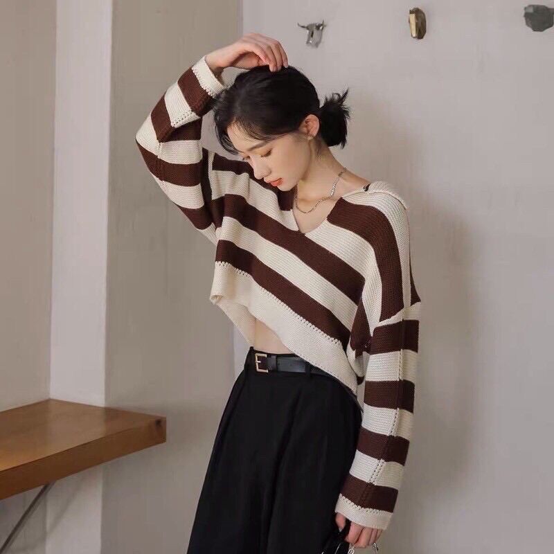 Áo len nữ dài tay cổ bẻ kẻ ngang dáng croptop rộng