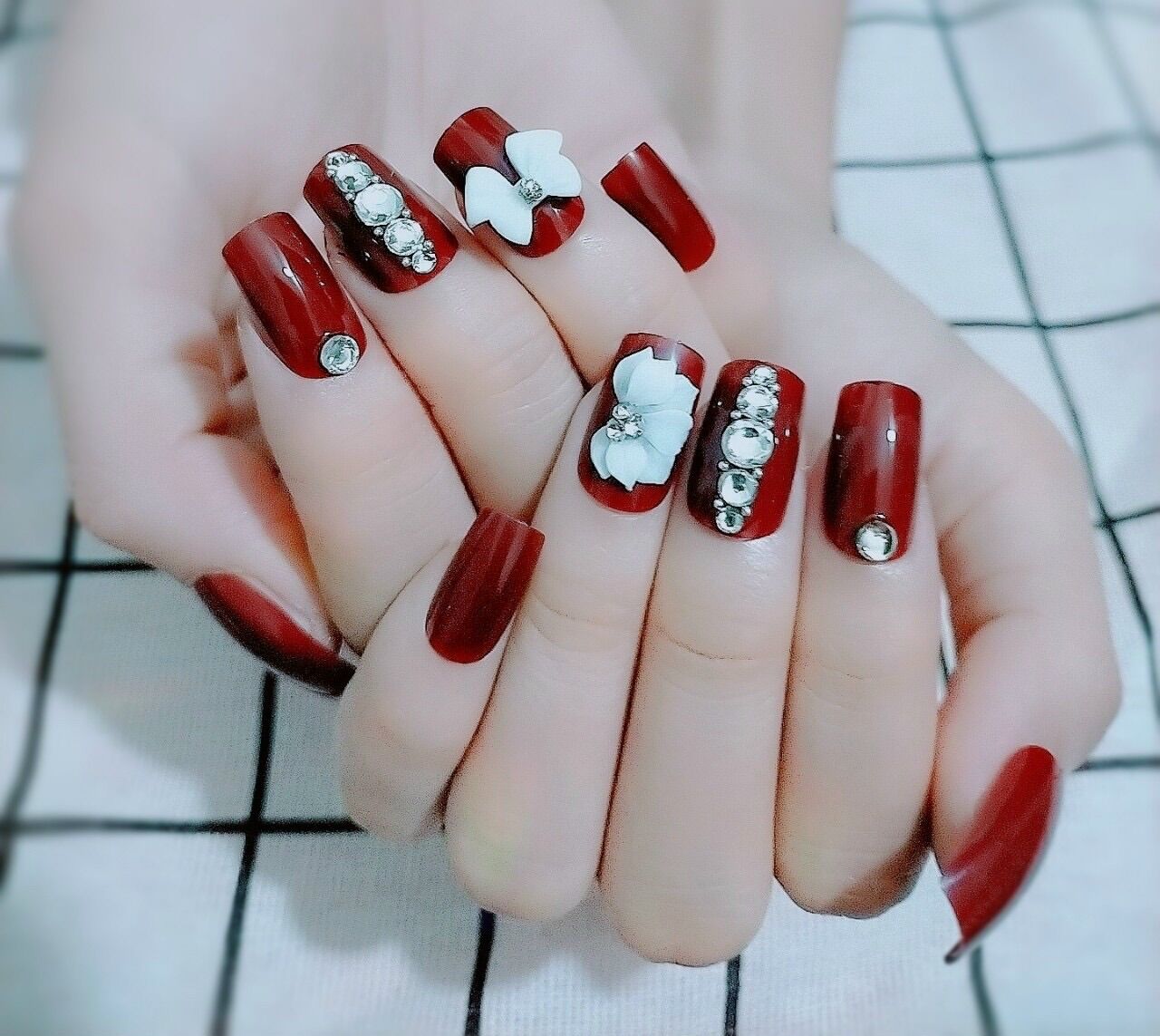 Bộ 24 Móng Tay Giả Đỏ Đô/đỏ Đậm Đính Đá Hoa Nơ Nổi