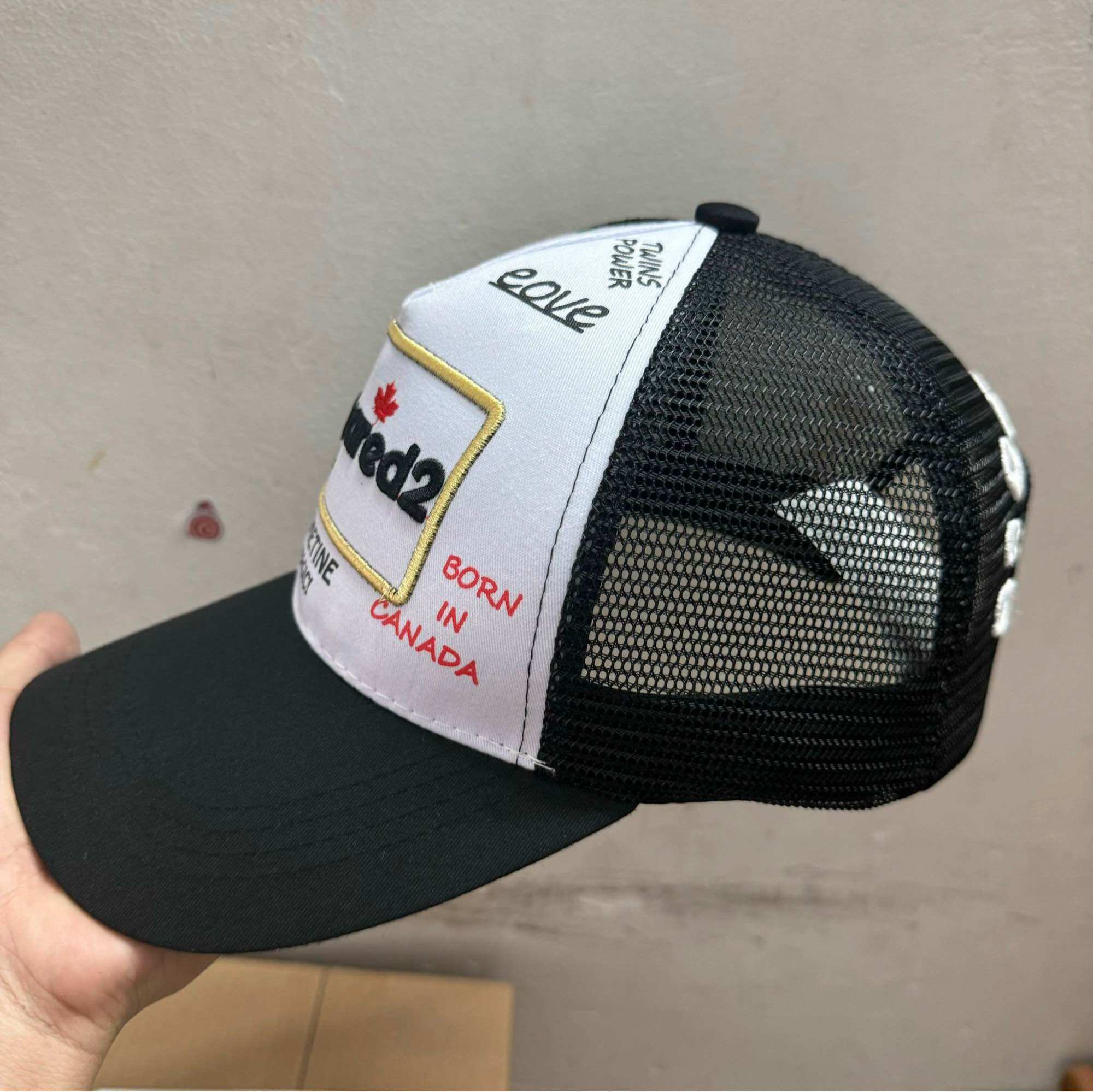 Mũ lưỡi trai nón kết phối lưới DSQ đen in trắng thêu lá cao cấp