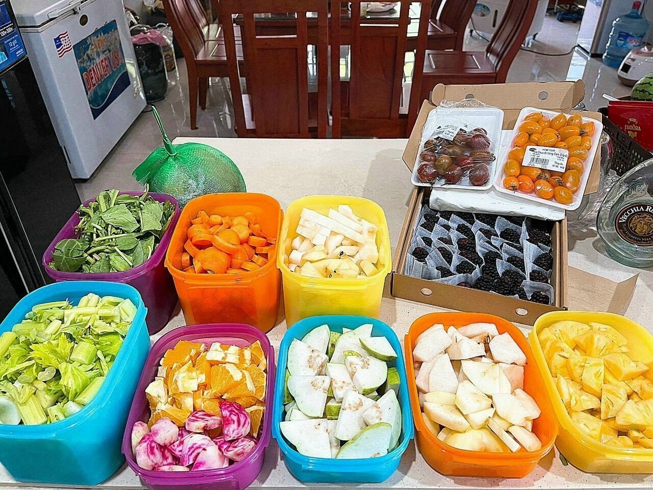 Bộ 4 hộp Colorful trữ mát ( màu inbox )
