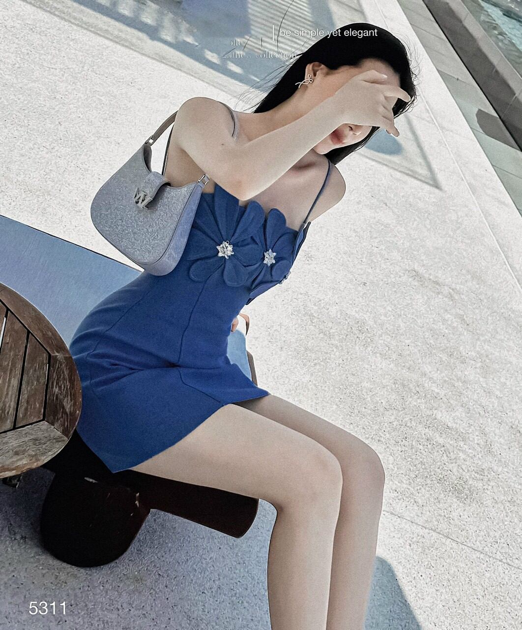 ĐẦM 2 DÂY JEAN HOA TRƯỚC NGỰC