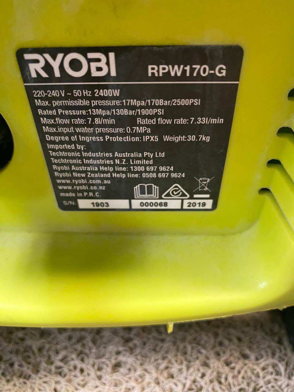 Máy rửa xe ryobj 2400w