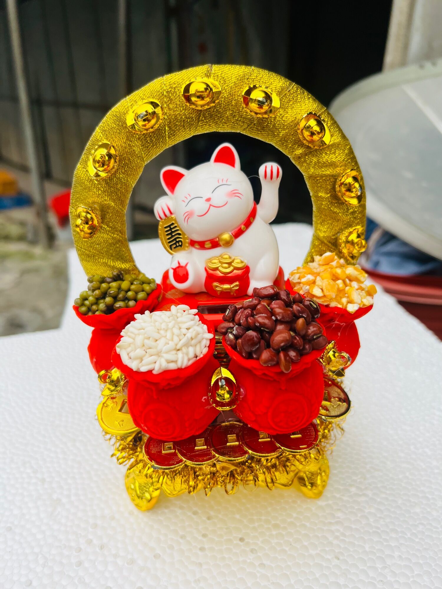 Tháp mèo thần tài
