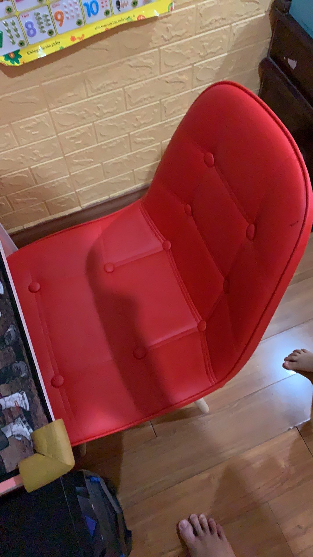 Ghế đệm eames da cúc