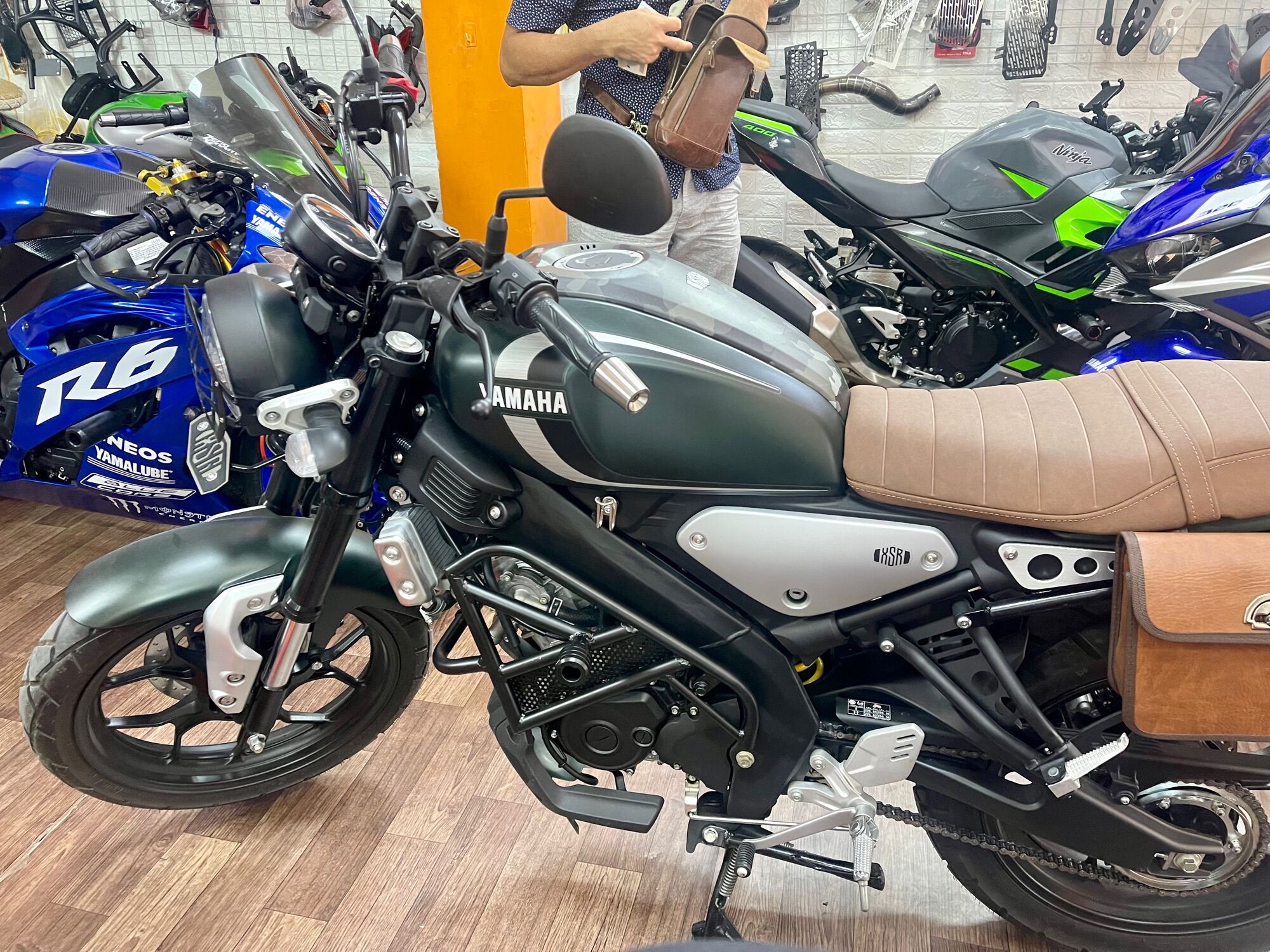 Chống đổ khung che máy kiểu Thailand cho  XSR155