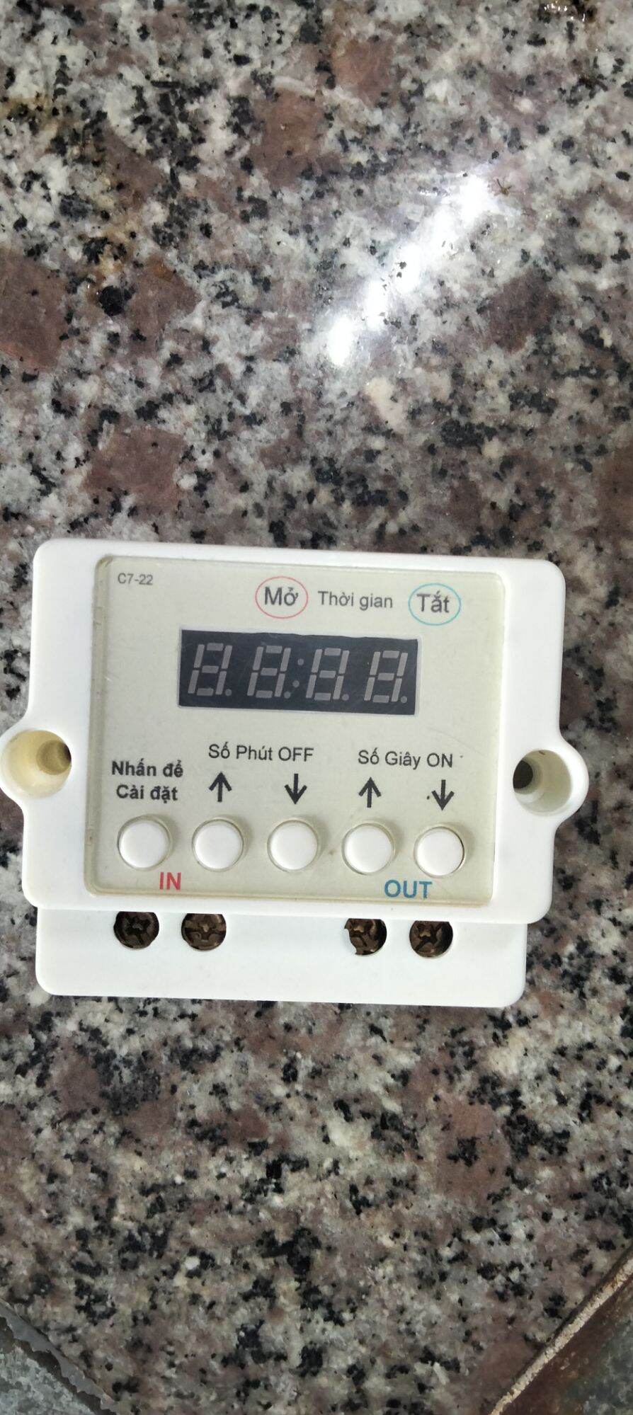 Timer hẹn giờ máy cho tôm cá ăn tự động