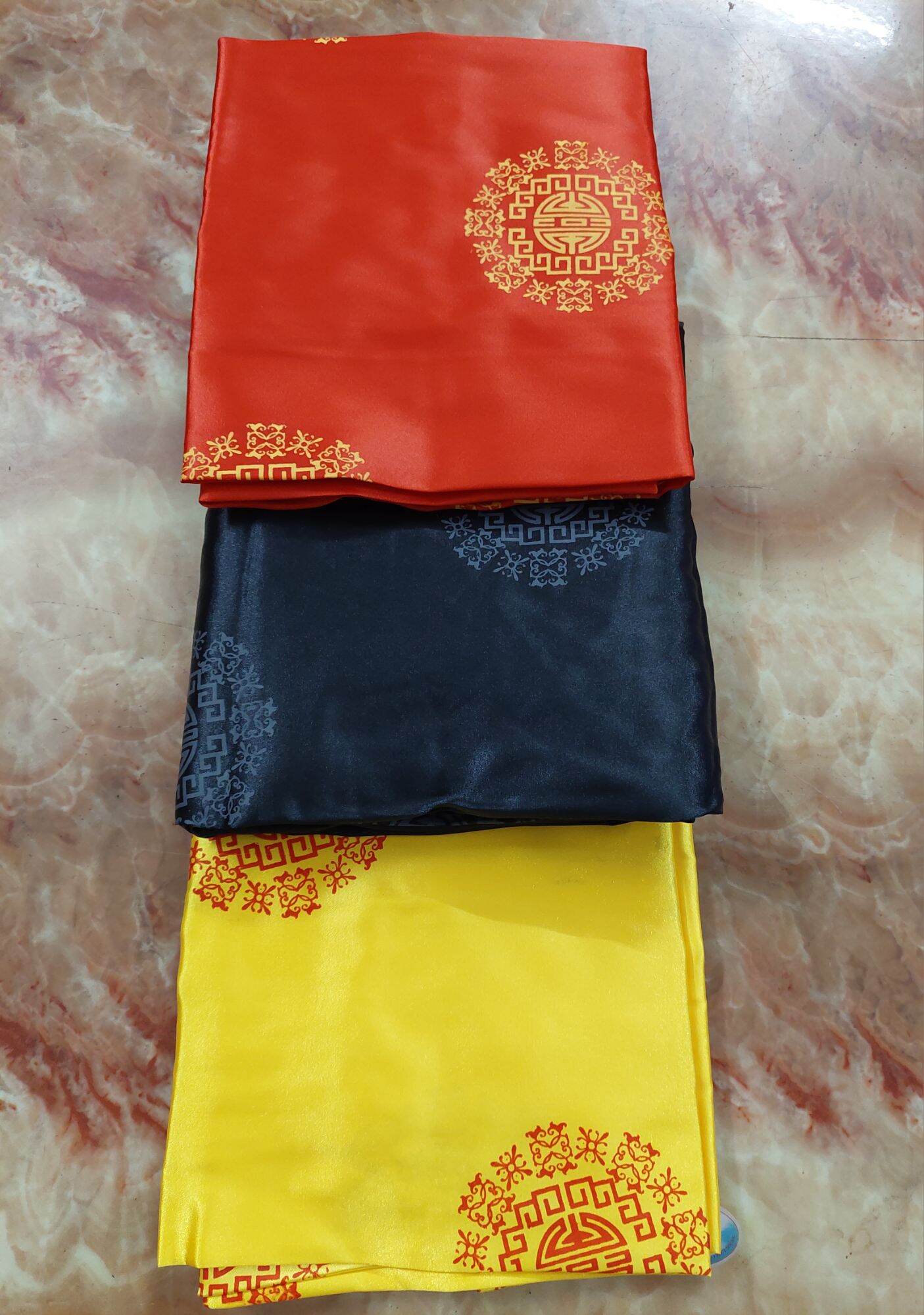 Áo thọ đỏ, vàng, đen