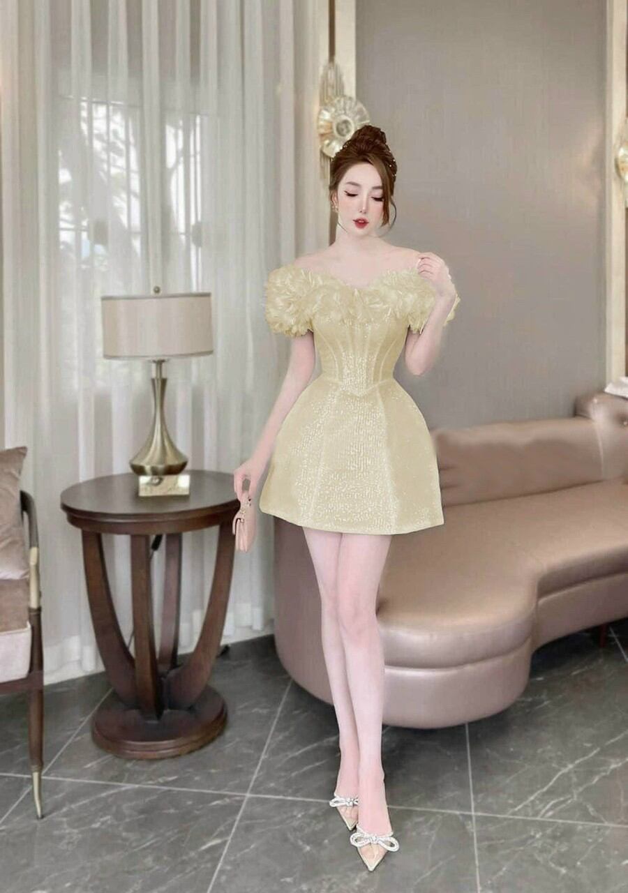 ĐẦM TRỄ VAI ĐÍNH HOA( kèm ảnh thật )