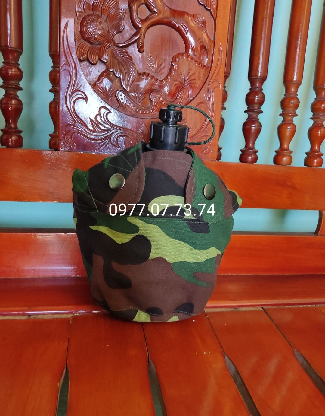 Bình tông 1L có ca nhôm và túi đựng