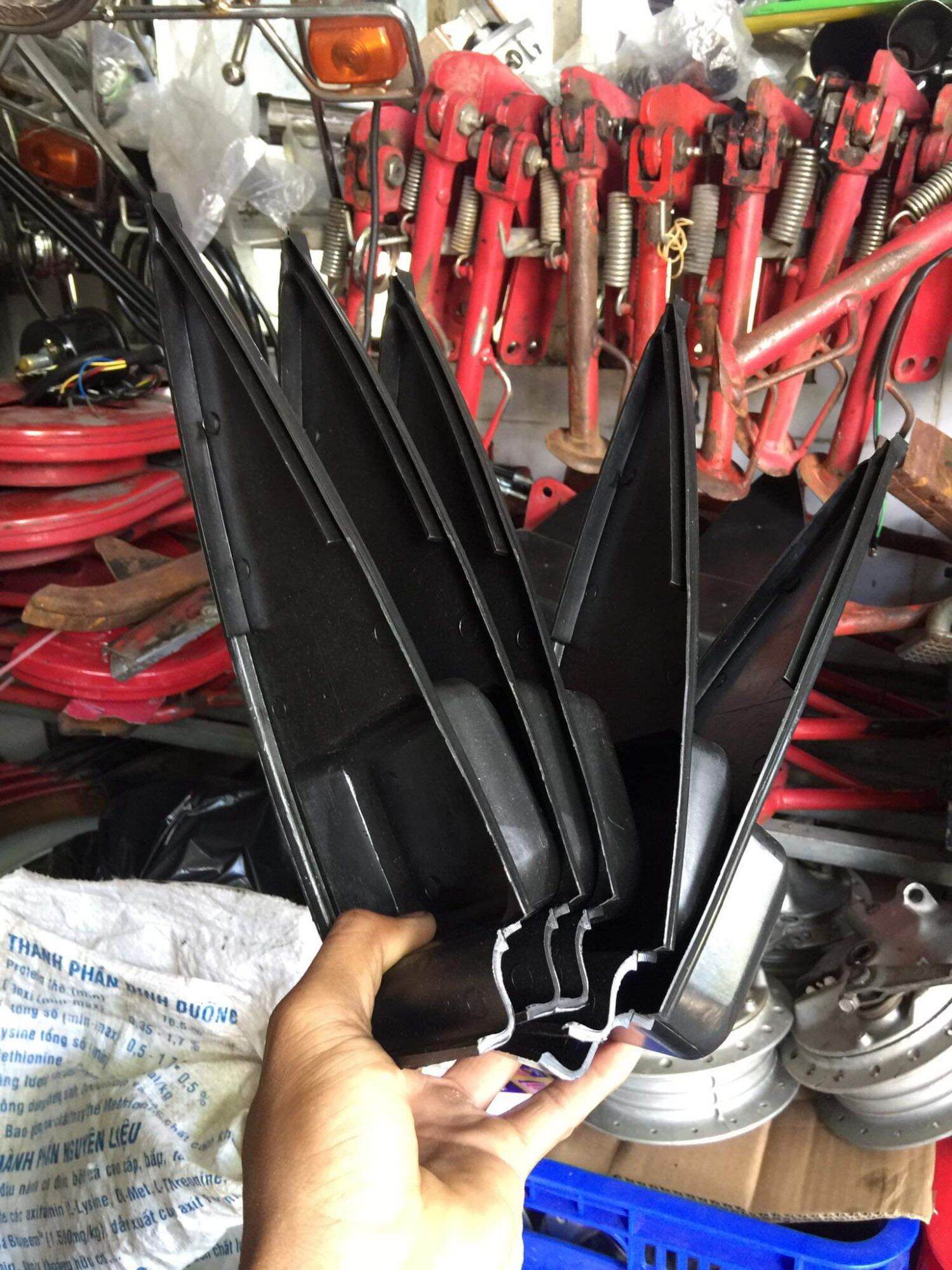 Xuồng che sườn xe, hàng gia công. dành cho các dòng xe 67 - 68 - cd - cl
