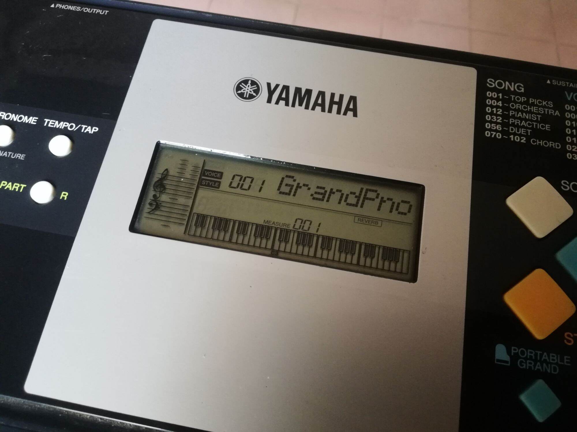 Đàn organ Yamaha PSR e223