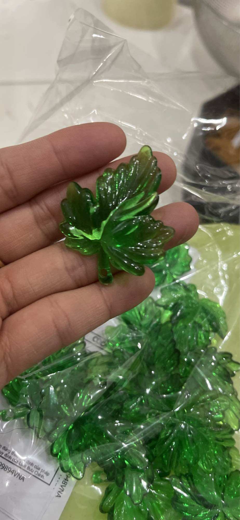 Lá nhựa bóng 1 bịch 100 gram