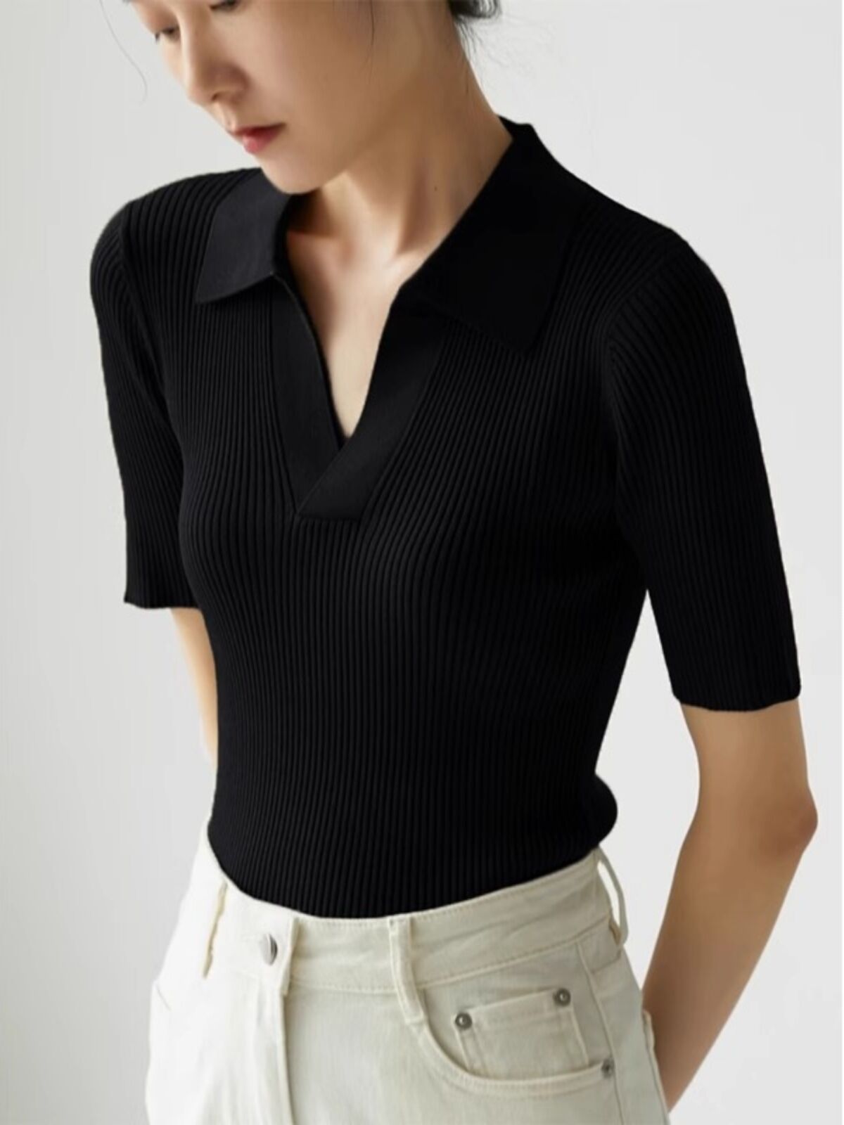 Pháp Áo Sơ Mi Polo Đen Cho Nữ Slim Fit Cổ Chữ V Dệt Kim Body Mùa Hè Áo Ice Silk Áo Thun Nữ Tay Ngắn 