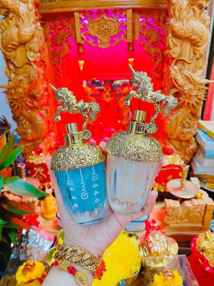 NƯỚC HOA HỒ LY QUYẾN RŨ VIP