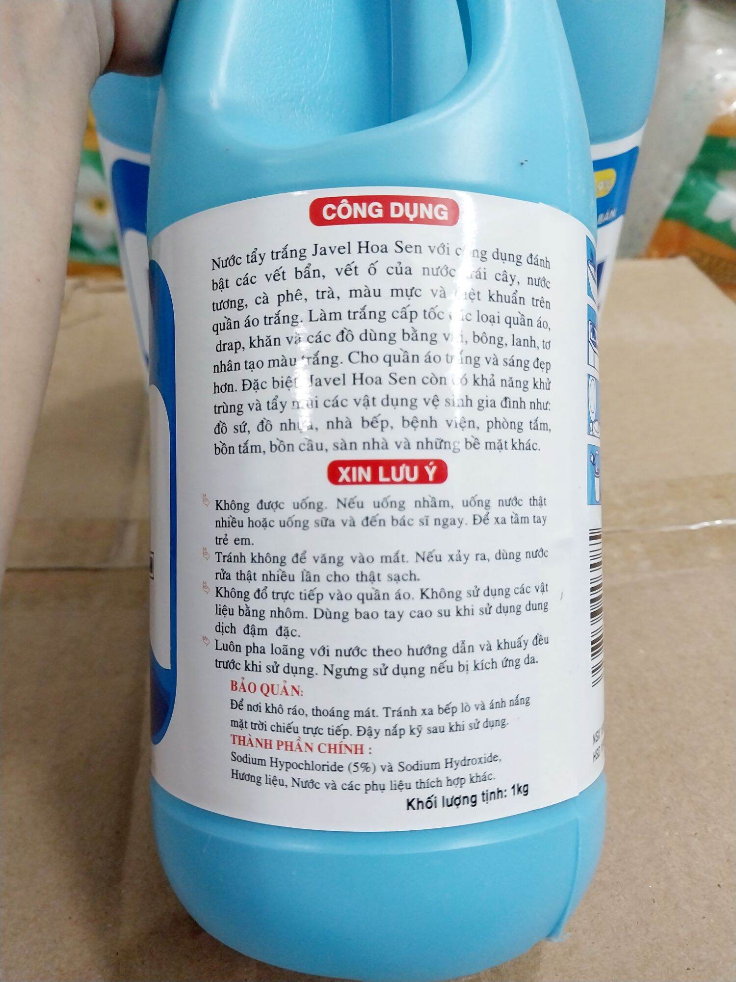 NƯỚC TẨY TRẮNG QUẦN ÁO JAVEL 1000ml