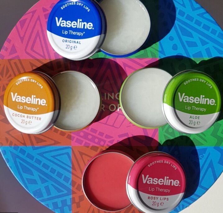 Sáp dưỡng môi Vaseline Lip Therapy giúp mềm môi (20g)