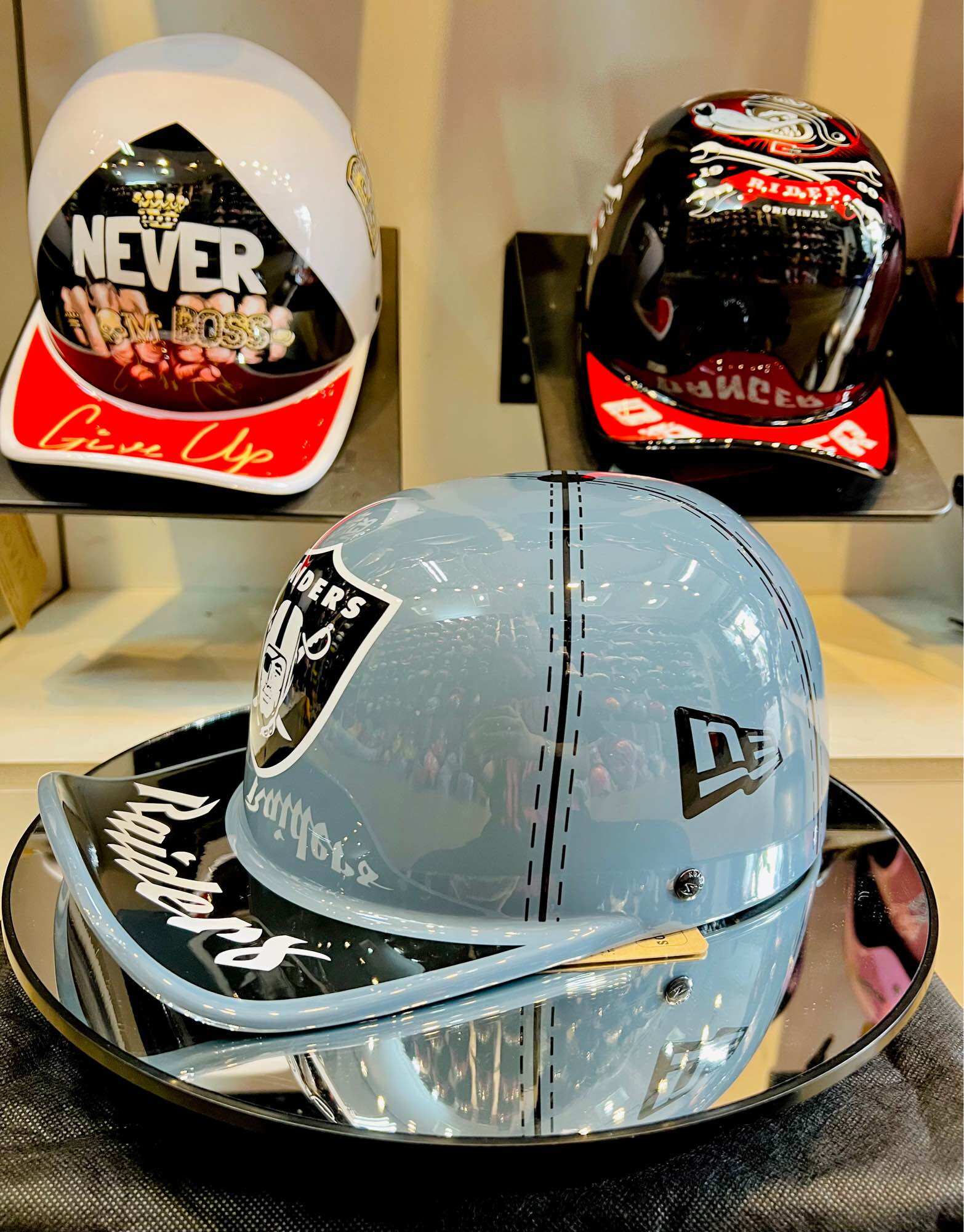 Mũ bảo hiểm lưỡi chai snapback