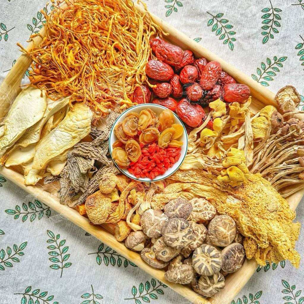 Canh nấm dưỡng sinh lẩu nấm