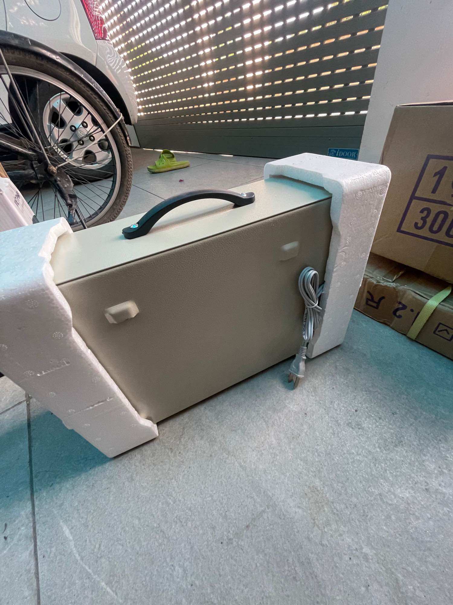 Lưu điện dùng cho cửa cuốn cao cấp 950W