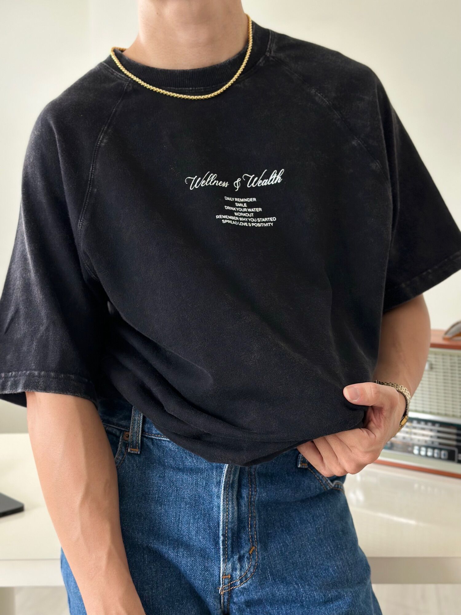 Áo thun INDAHOOD Wellness & Wealth Raglan Oversized Tee