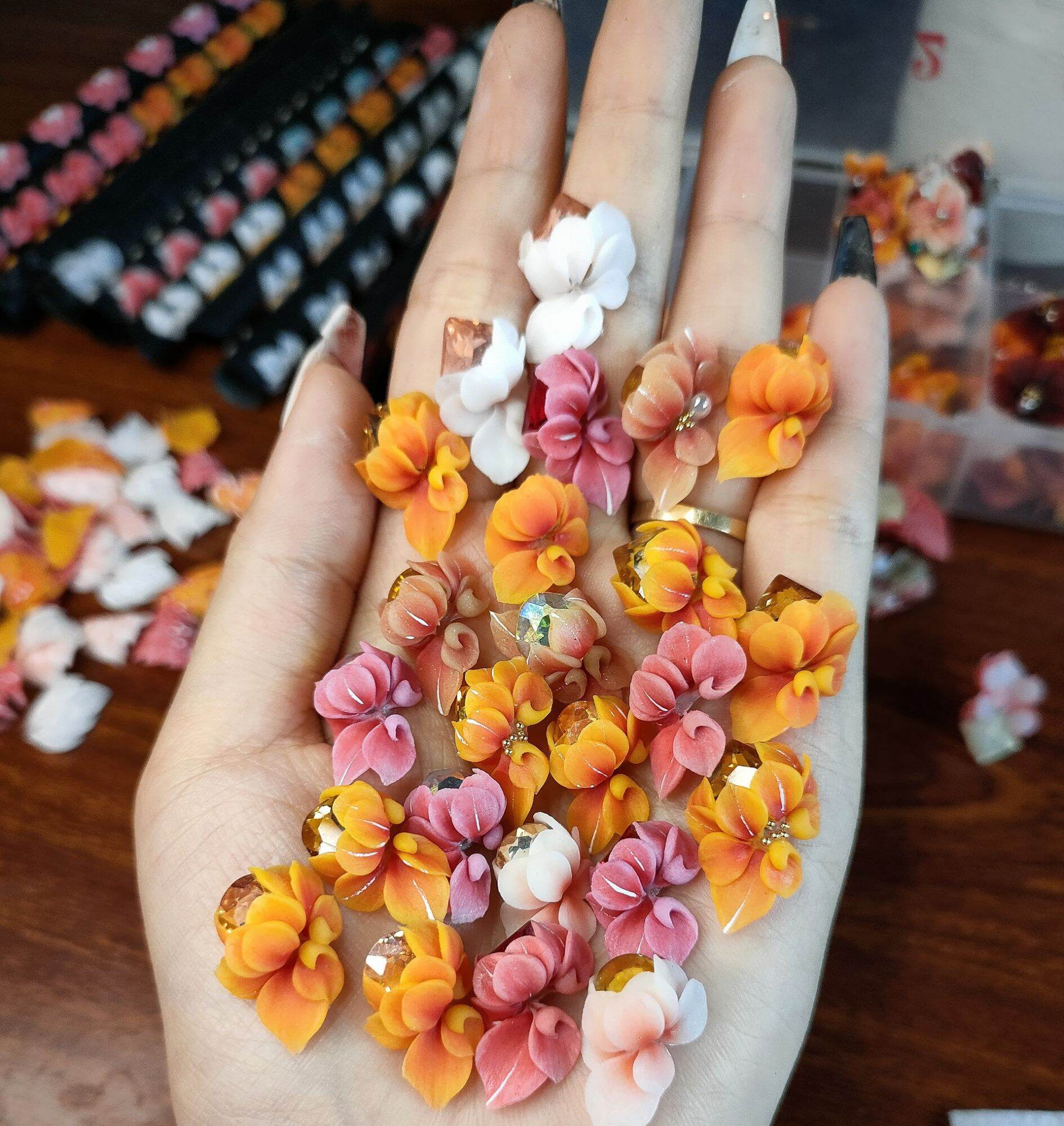 Hoa bột nail. set 10 hoa mỗi màu 1 cặp