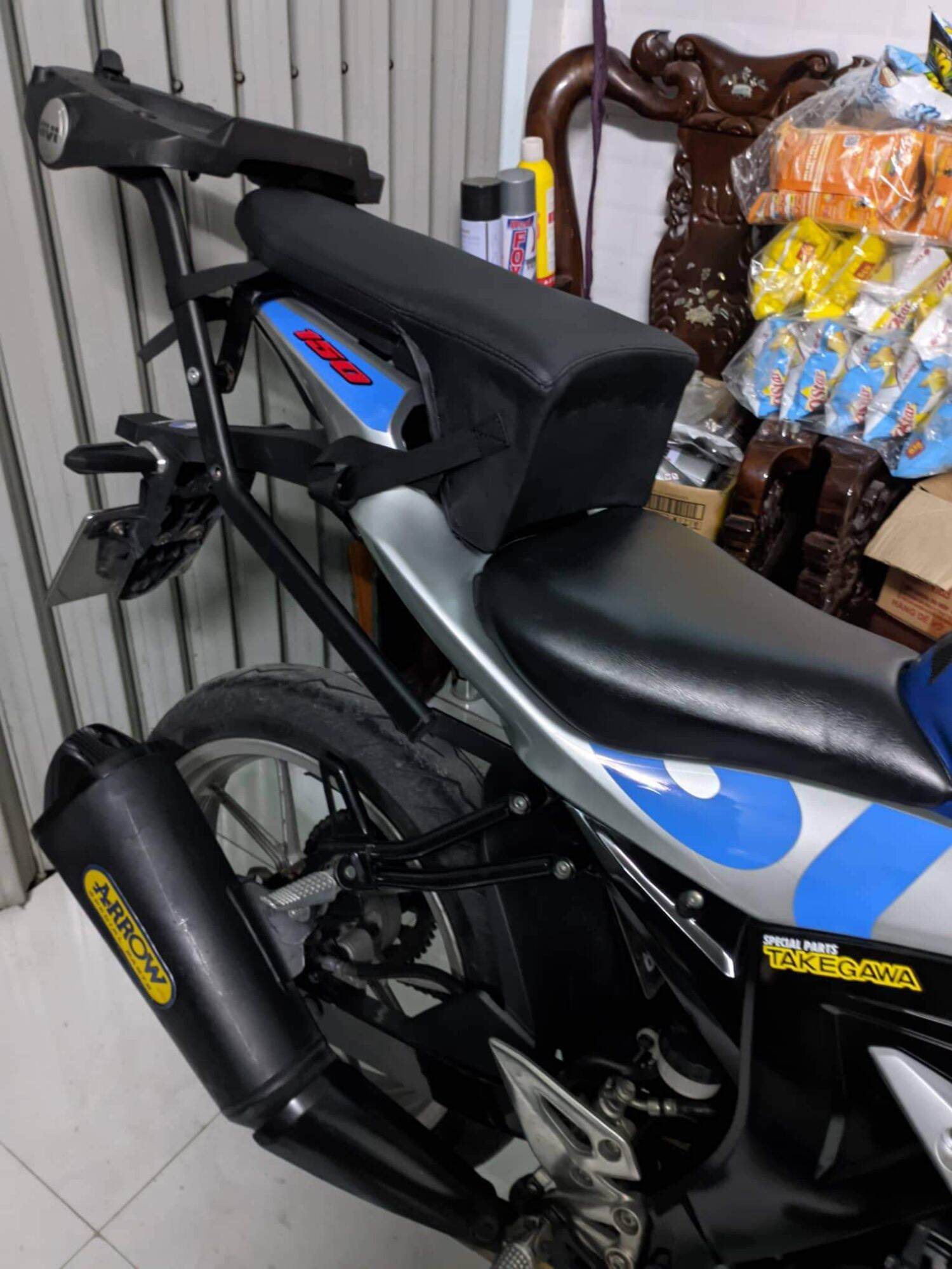 yên phụ gsx tháo ráp dể dàn giúp chở thêm 1 bé và người sau bớt mỏi khi đi tour xa.