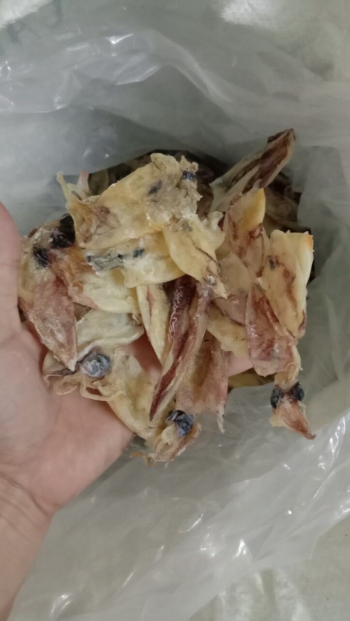 khô mực chuối (mực phơi nguyên con loại nhỏ)
