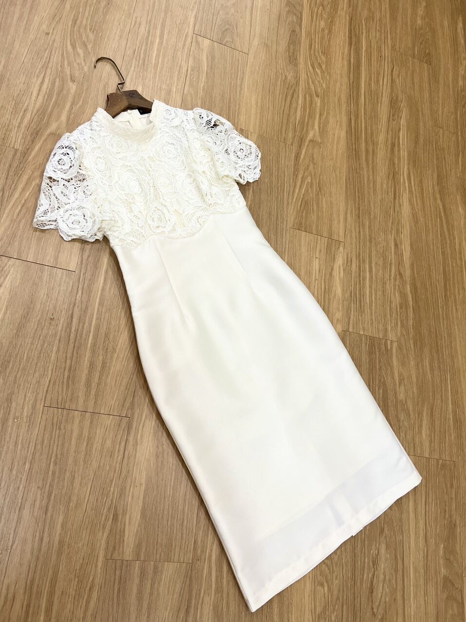 Đầm midi Topshop trắng phối ren