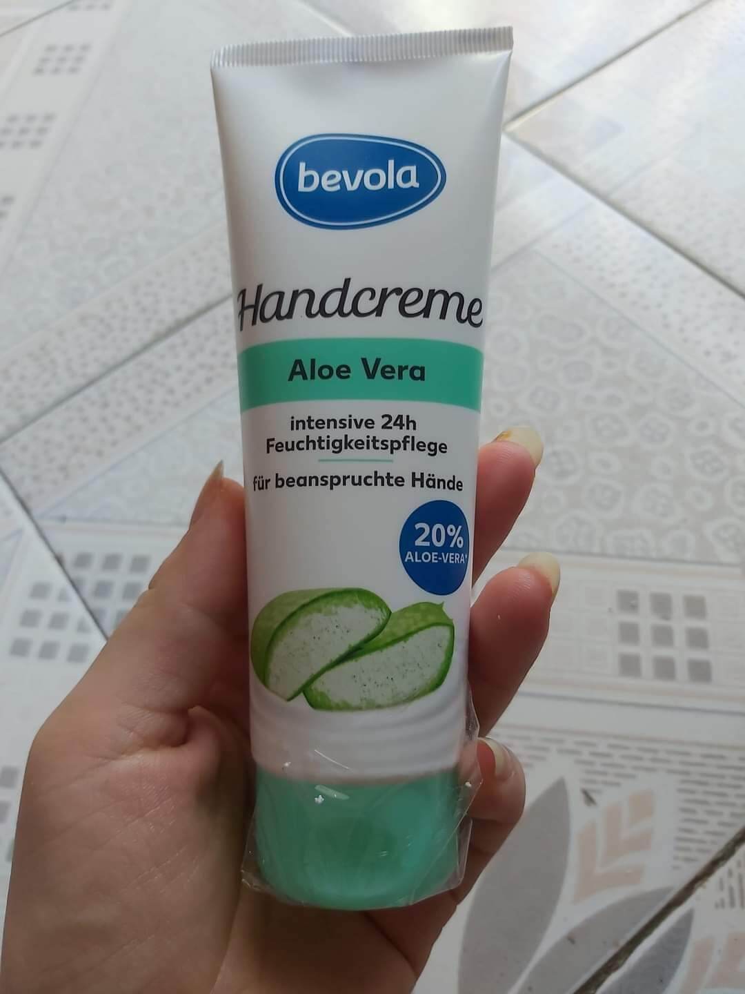 Kem tay aloe vera đức