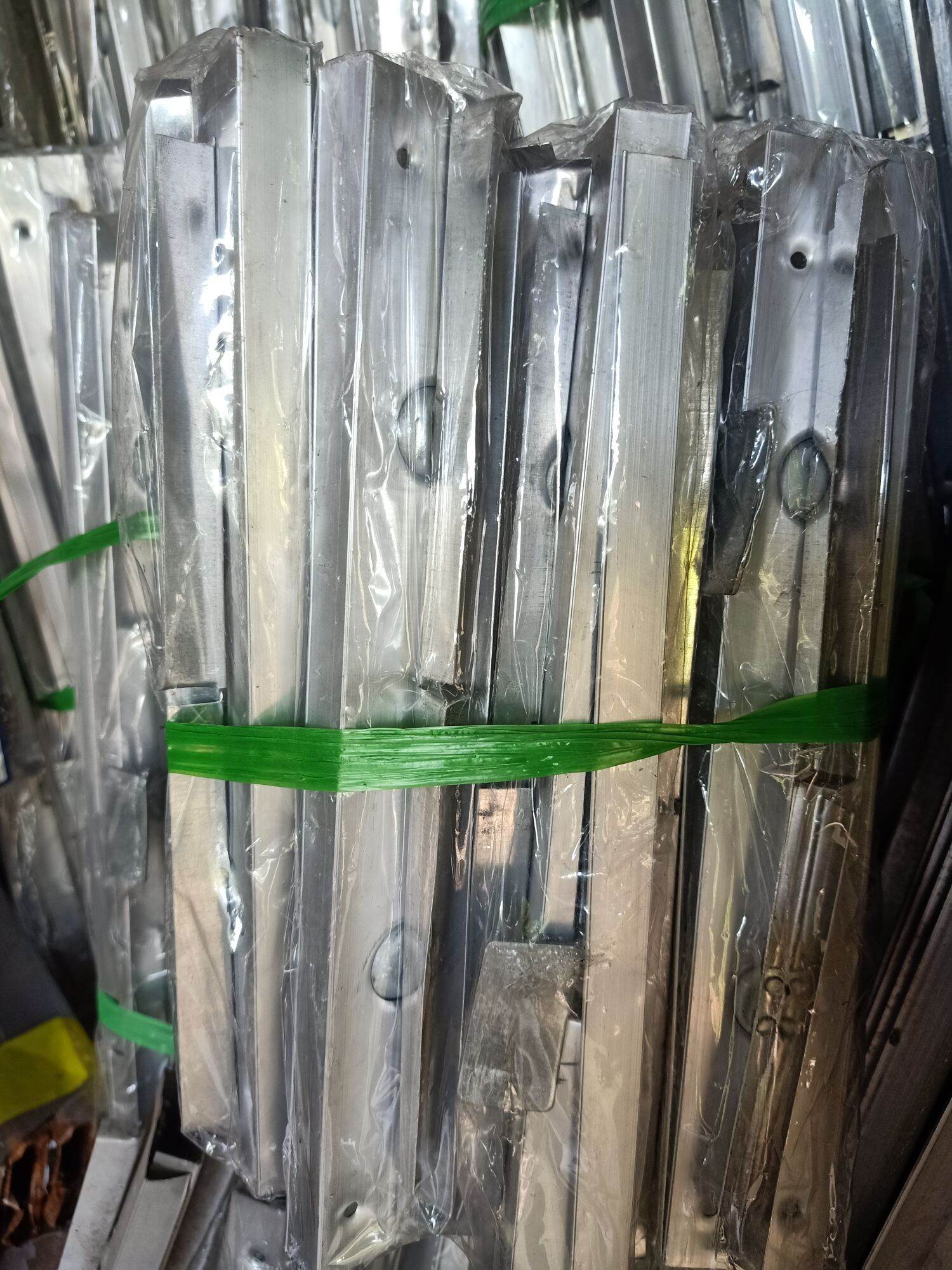 Thanh Chớp gió , chớp nhôm cửa sổ nhôm cỏ các độ dài, 25cm-38cm-50cm-63cm...