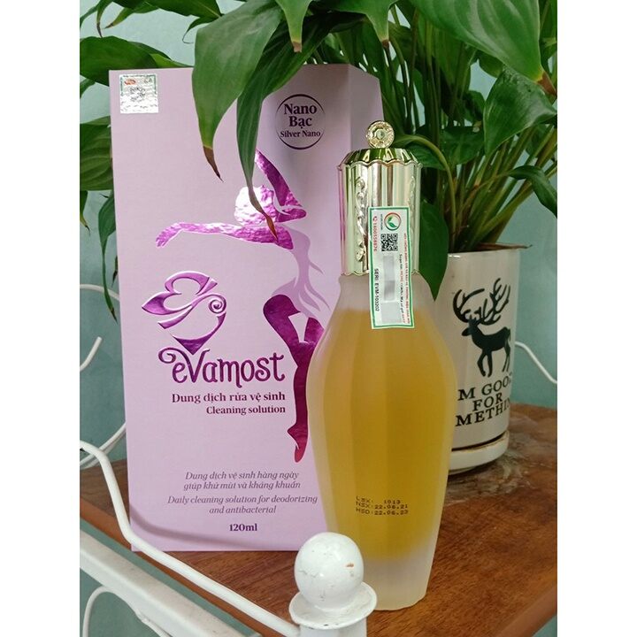 Dung dịch vệ sinh phụ nữ  nano bạc Evamost 120ml
