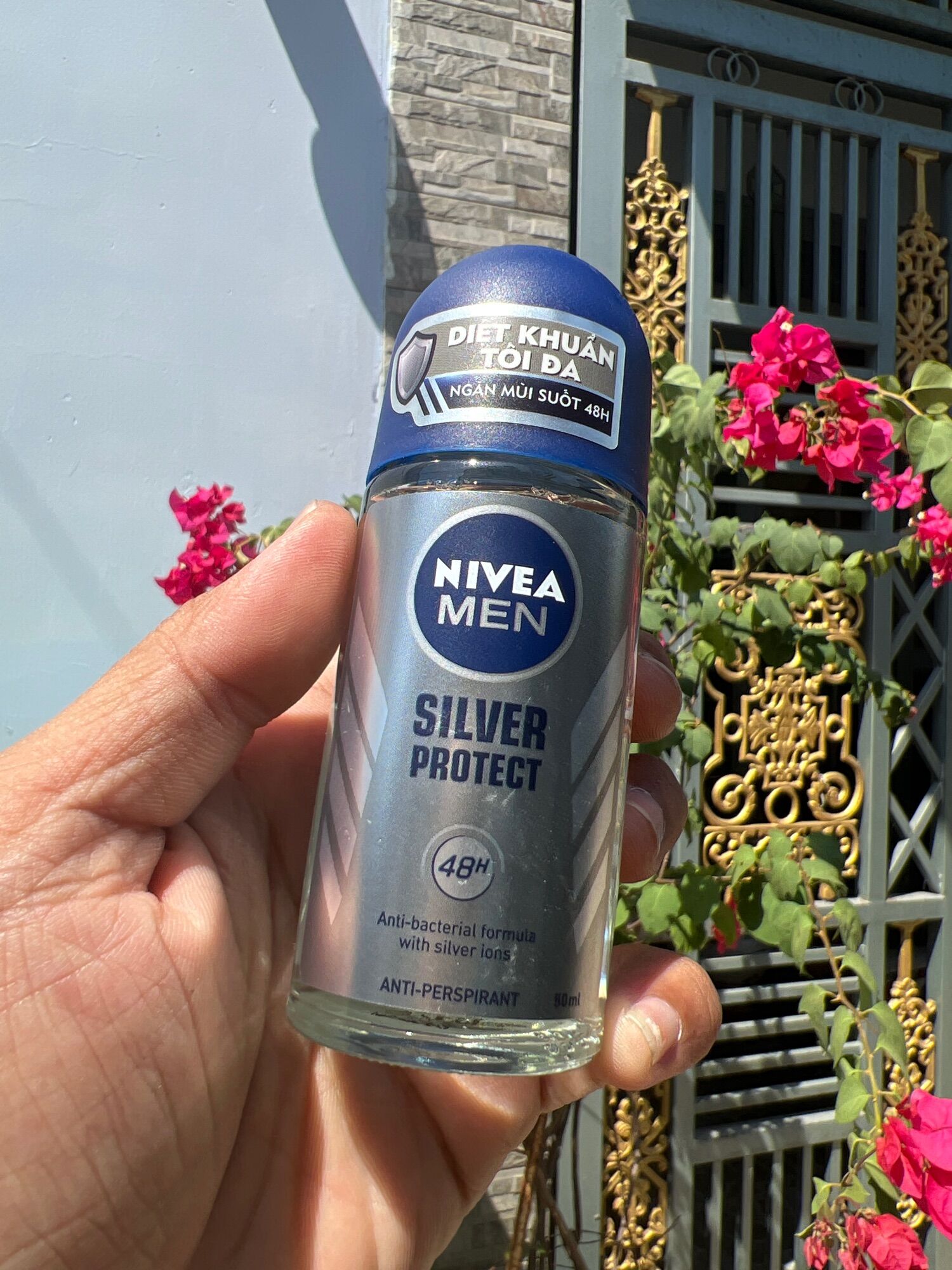 Lăn khử mùi Nivea phân tử bạc 50ml
